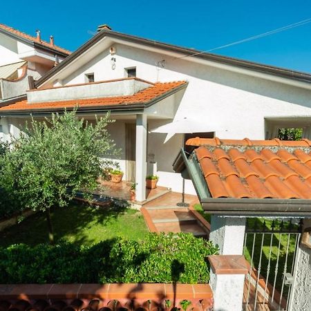 B&B Il Girasole Ortonovo Екстер'єр фото