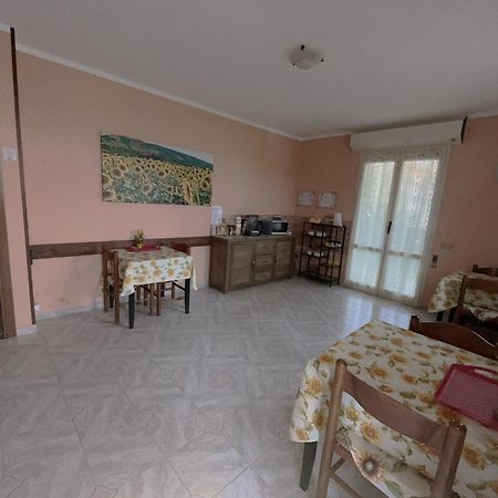 B&B Il Girasole Ortonovo Екстер'єр фото