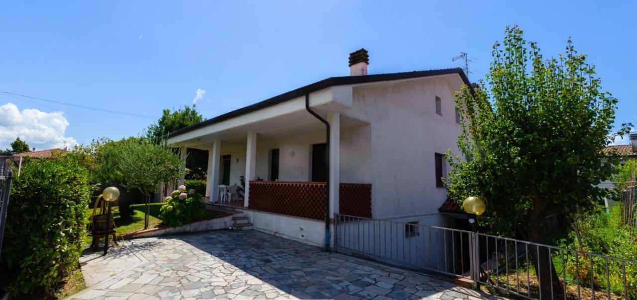 B&B Il Girasole Ortonovo Екстер'єр фото