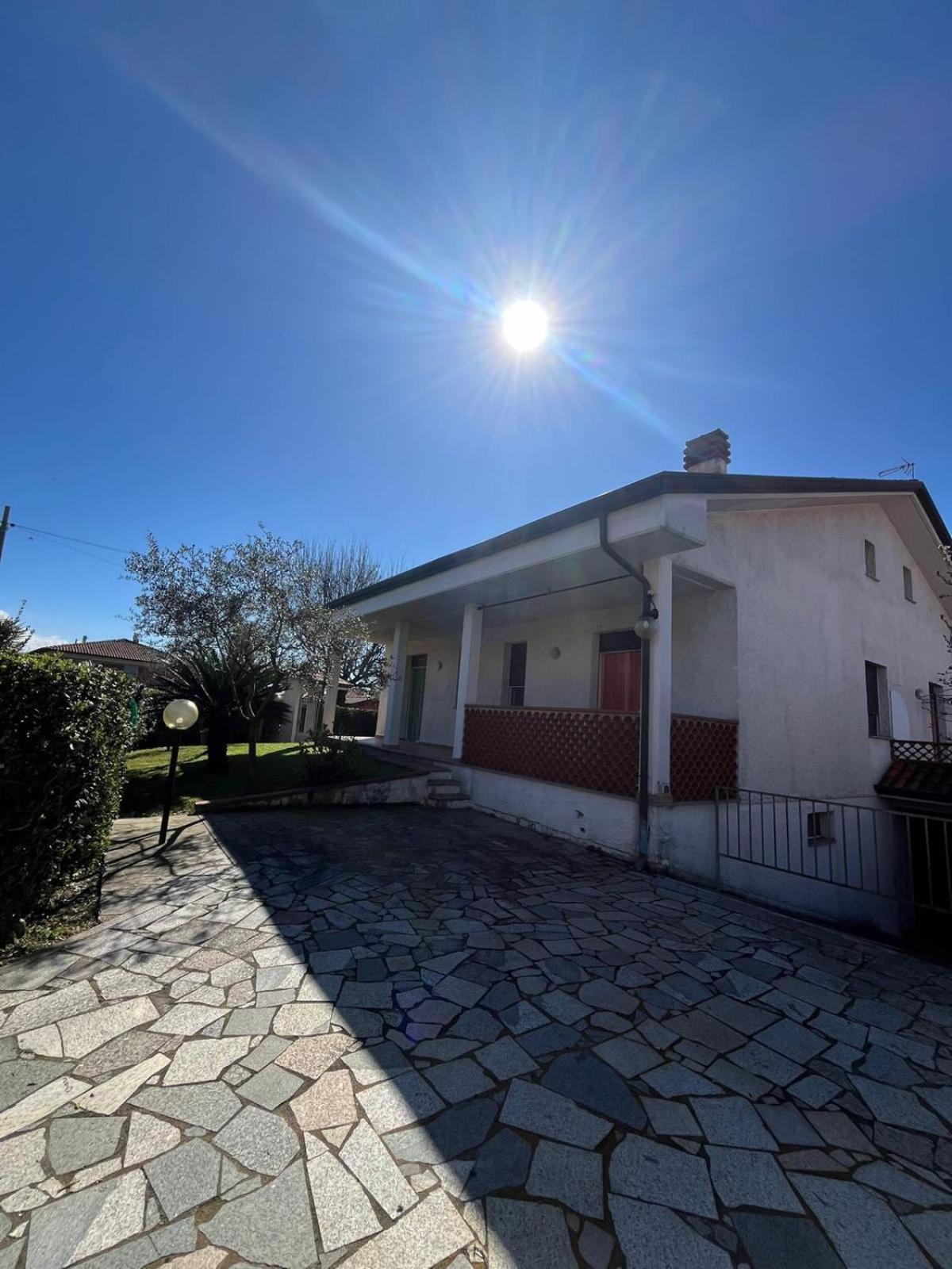 B&B Il Girasole Ortonovo Екстер'єр фото