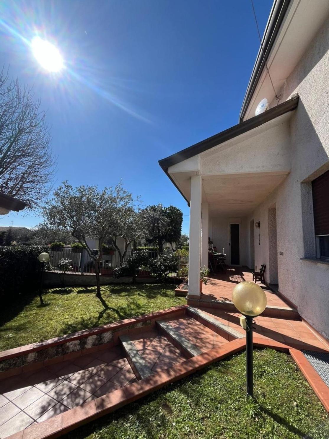 B&B Il Girasole Ortonovo Екстер'єр фото