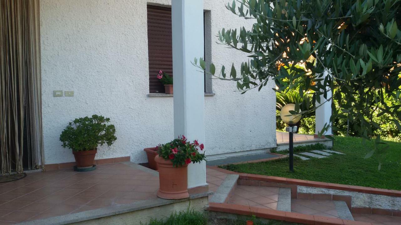 B&B Il Girasole Ortonovo Екстер'єр фото